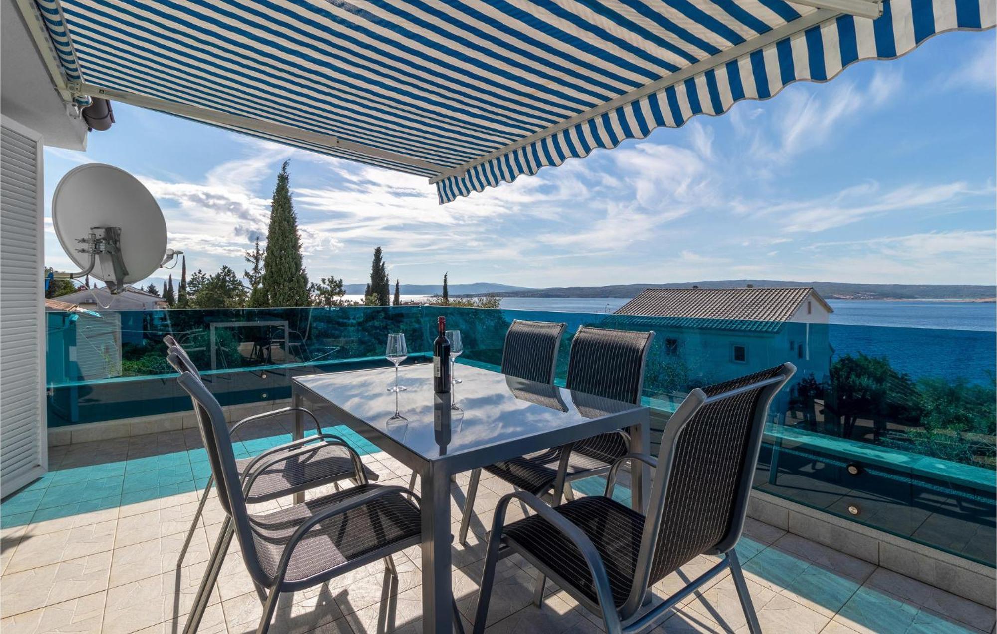 Stunning Apartment In Dramalj With House Sea View Exterior foto