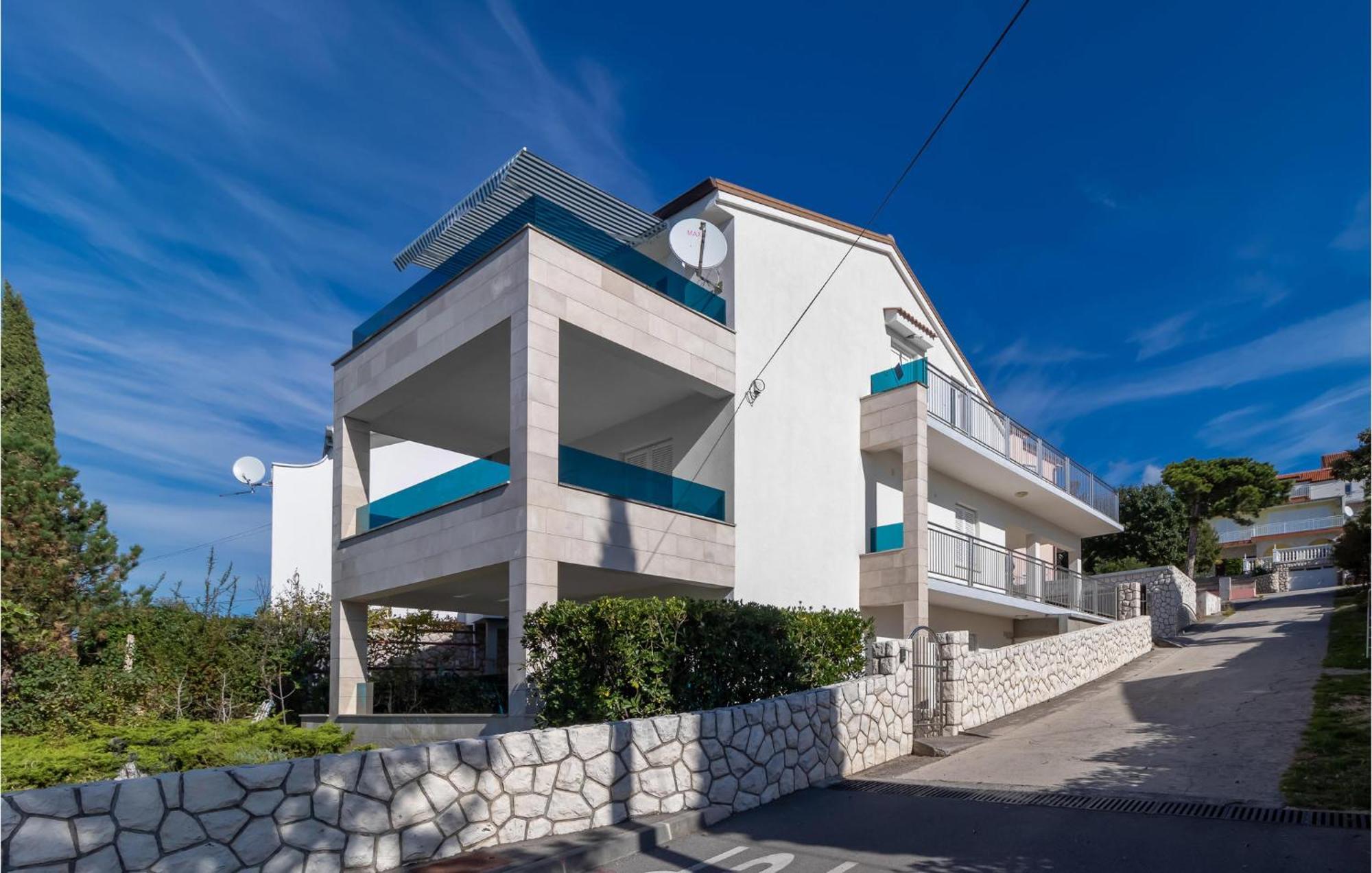 Stunning Apartment In Dramalj With House Sea View Exterior foto